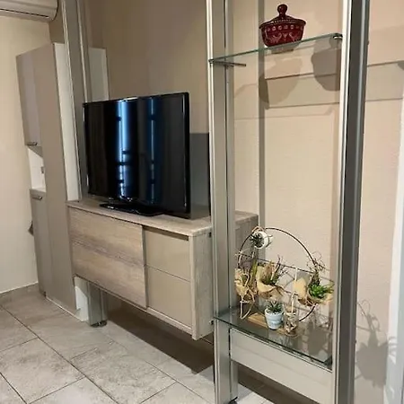 Apartment 2 Pieces A *